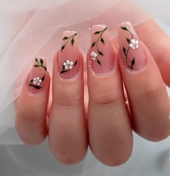 Seek flower nail art