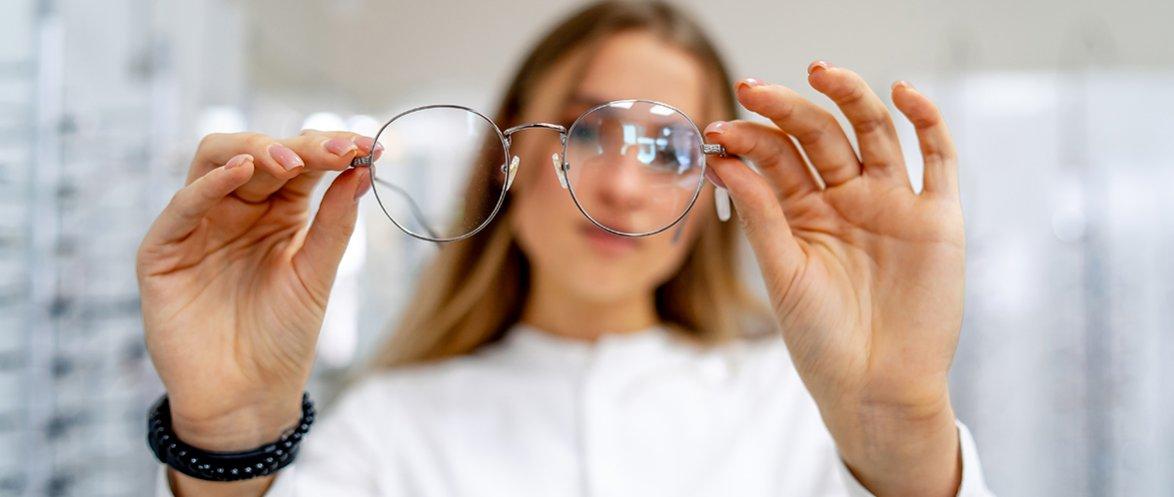 https://luxoptica.ua/upload/iblock/02d/02d24b10b4549fc189ec2d09aaf3ad98.jpg