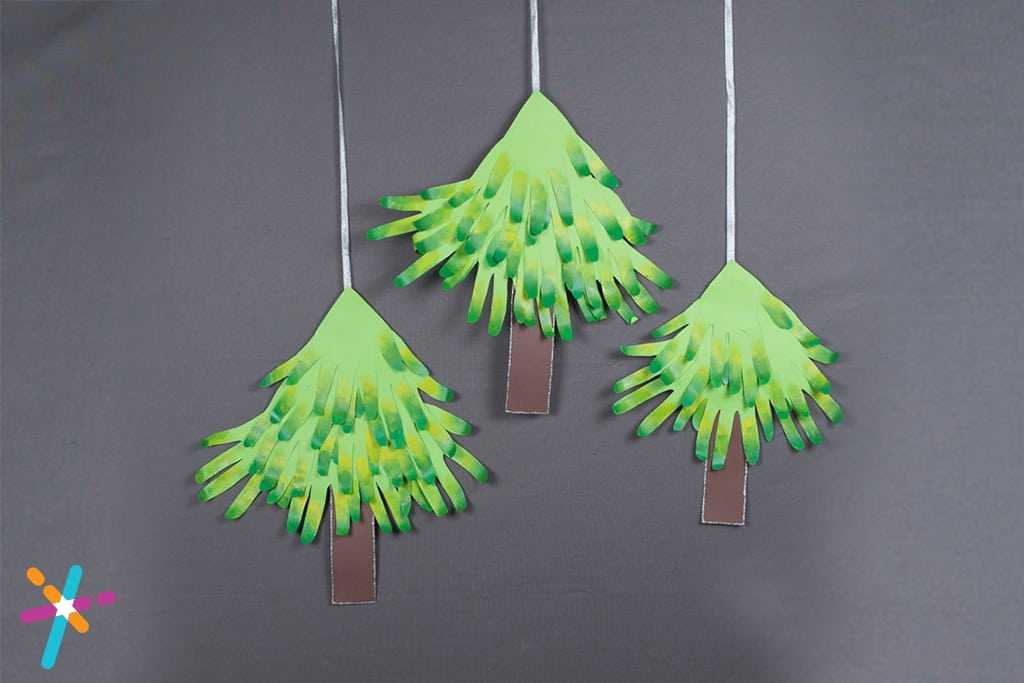 Easy to Make a Christmas Tree Paper Crafts Activity for Kids