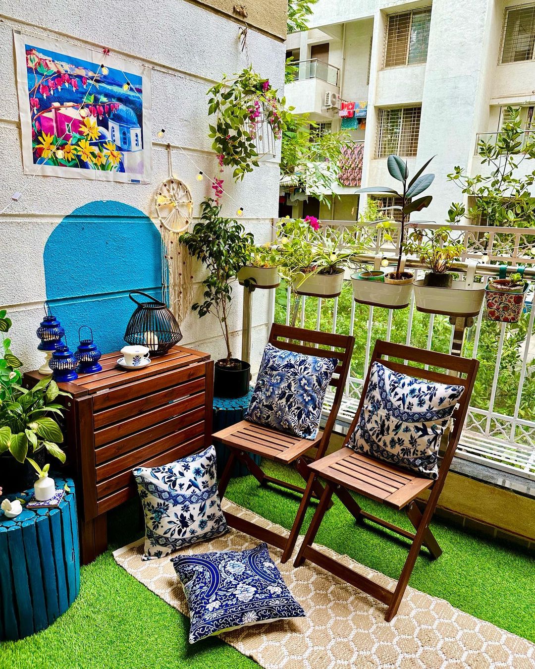 25 Cozy And Creative Small Balcony Design Ideas