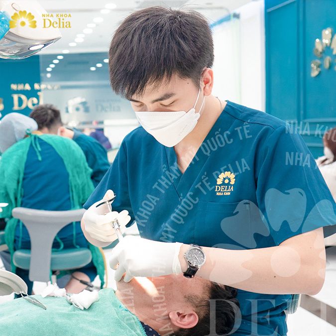 Bọc răng sứ không đau, trong quá trình thực hiện được tiêm thuốc tê