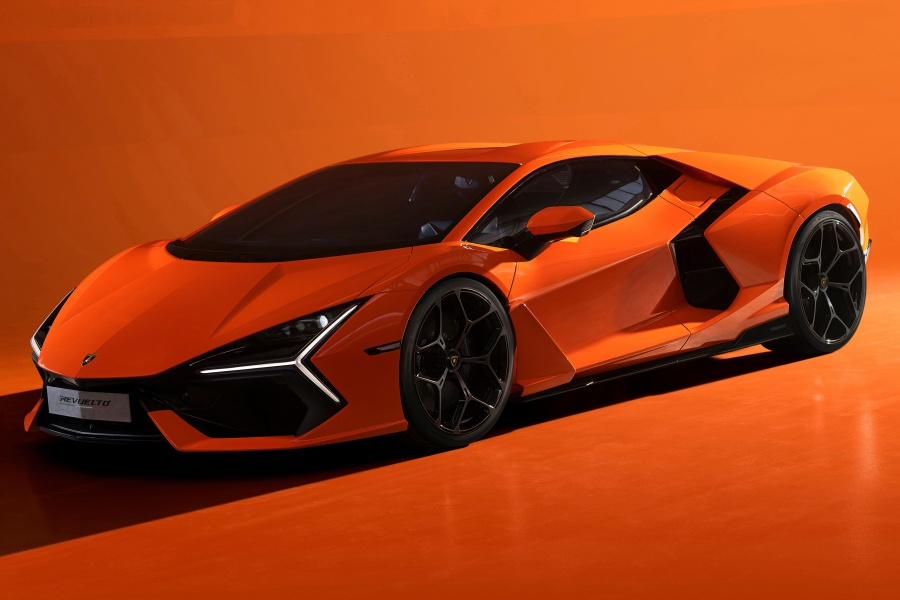 ดีไซน์ภายนอกรถยนต์ : Lamborghini REVUELTO