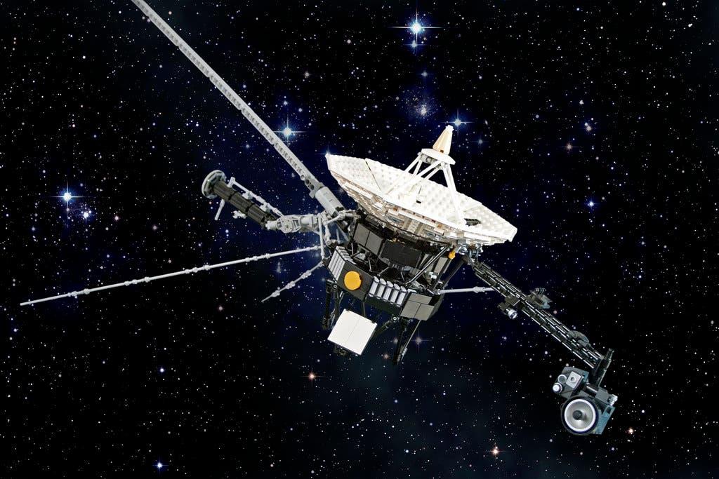 The Voyager spacecraft celebrate 45 years from launch -- at over 10 billion  miles away from Earth