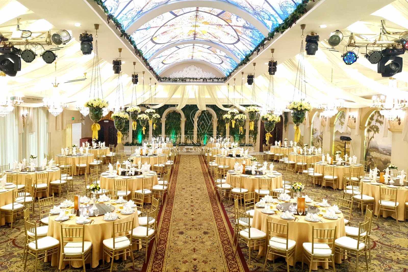 Địa điểm tổ chức tiệc cưới tại Trung tâm Hội nghị & Nhà hàng tiệc cưới Metropole