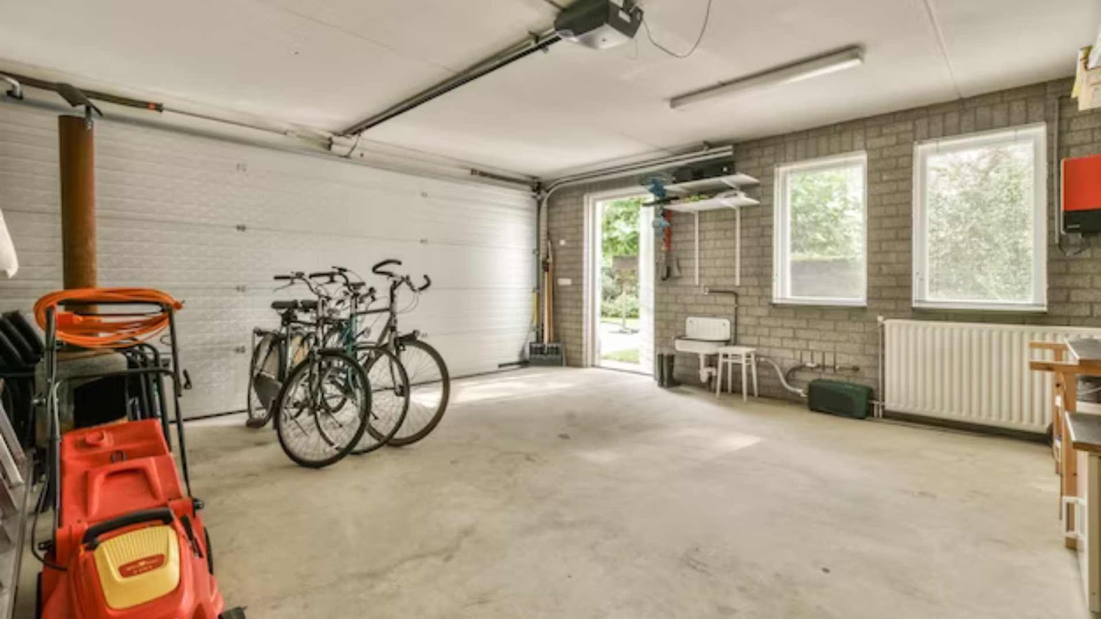 Choosing the right color for your gray garage wall with garage floor: