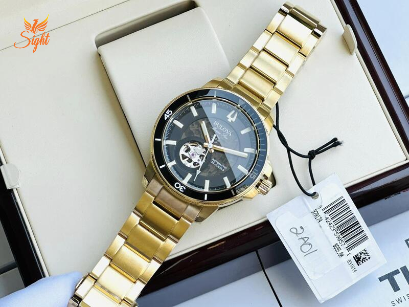 Đồng hồ Bulova 97A174 có thiết kế mặt số lộ cơ độc đáo, mới lạ