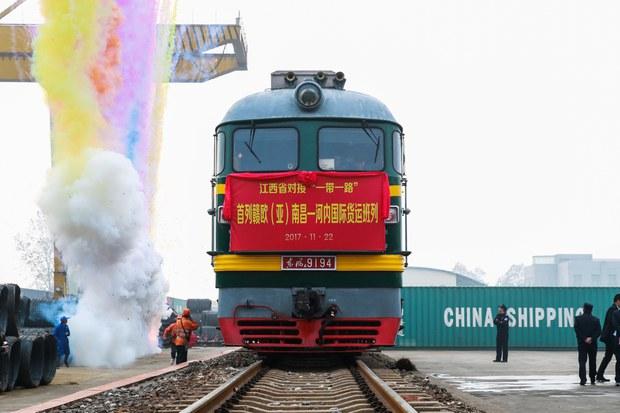 Trung Quốc – Việt Nam bảo trì tuyến xe lửa kết nối Hà Khẩu với Lào Cai