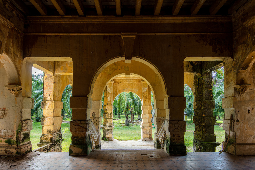 A courtyard in India designed with Vastu principles