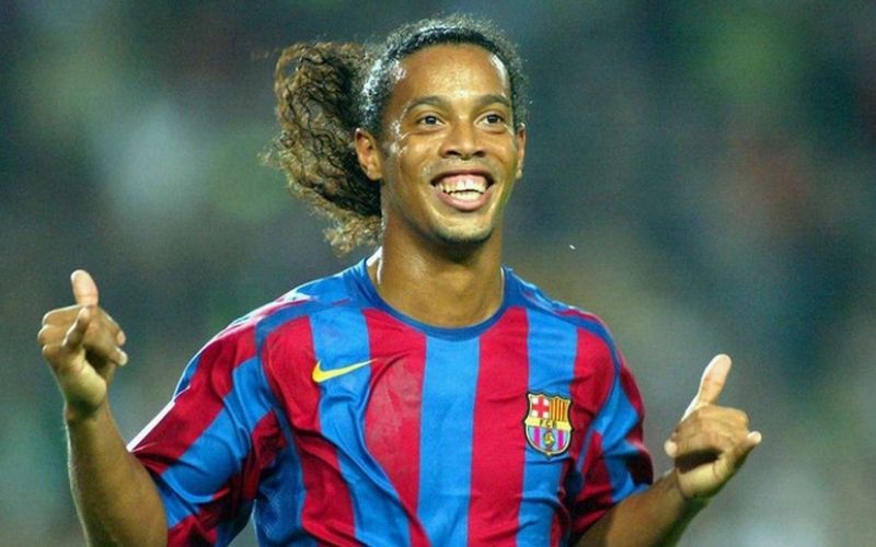 Ronaldinho có hàm răng vẩu, hở lợi