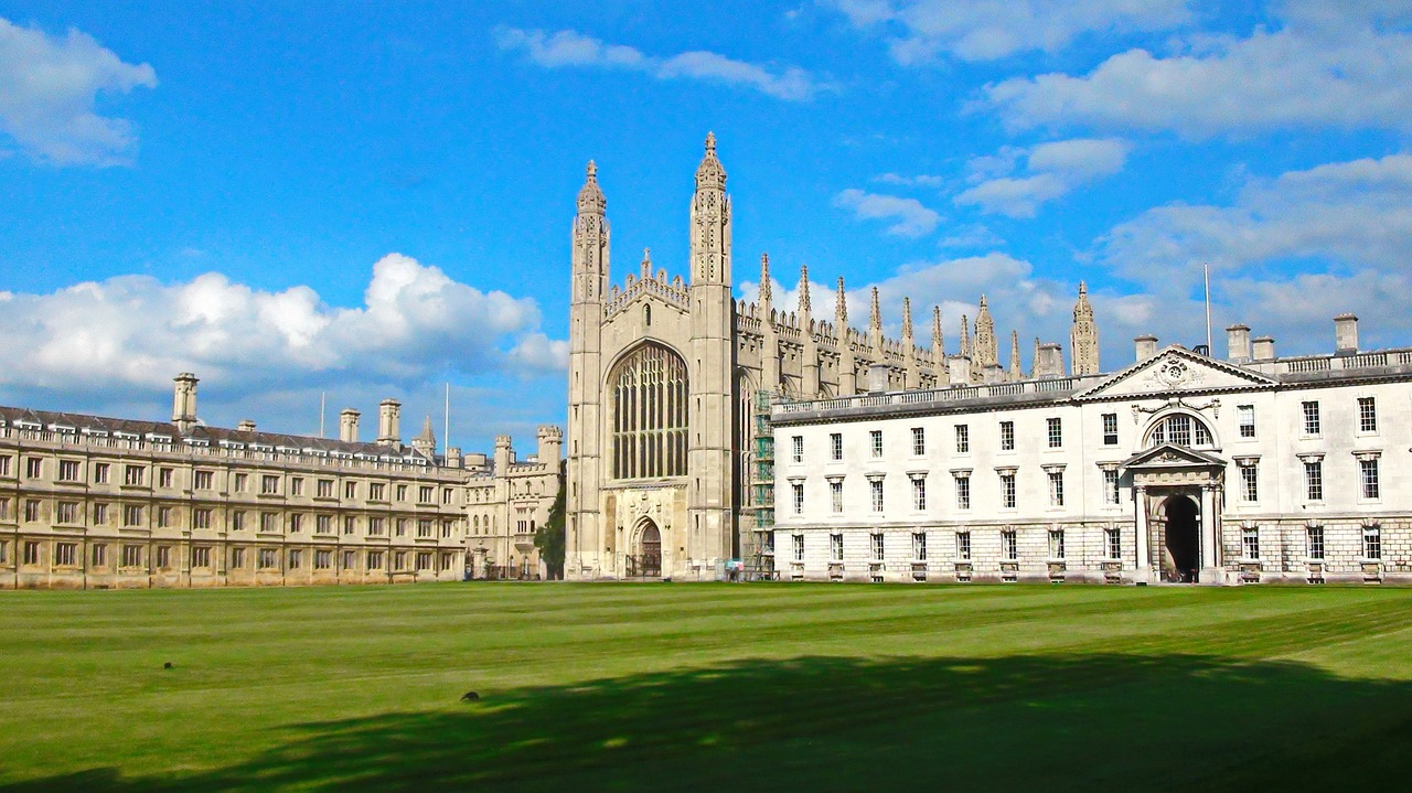 Iconic King's College Cambridge, renowned for psychology education excellence.