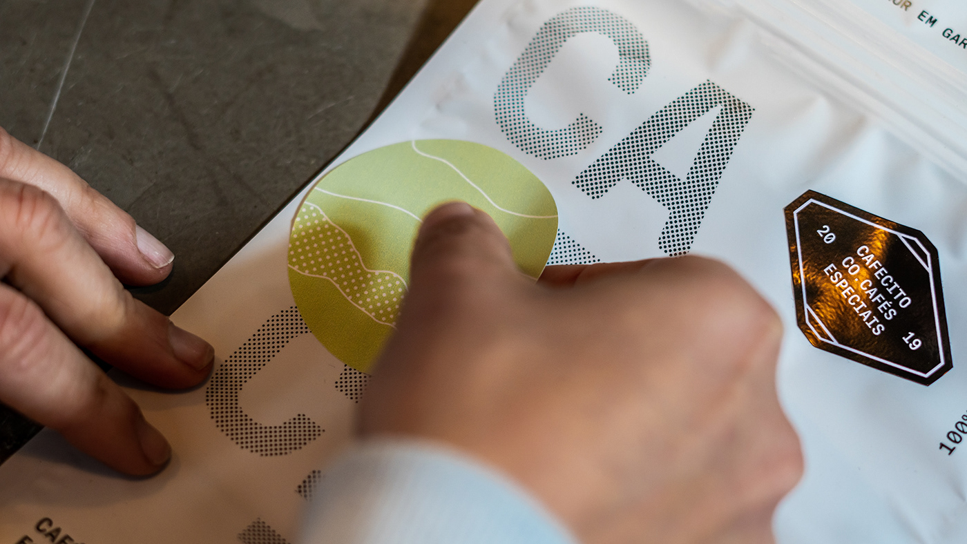 Artifact from the Cafecito Co.: Mastering Branding and Packaging Design article on Abduzeedo