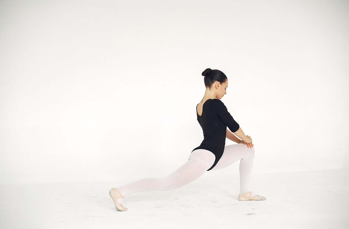 Ballet Stretches You Have to Try - Lunges