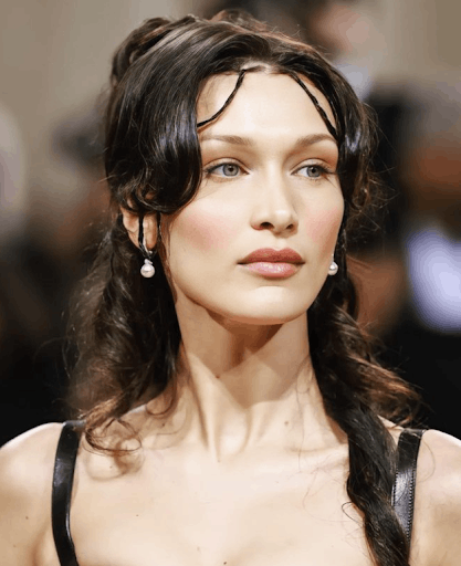 Picture of Bella Hadid wearing the Ringlet Half-Up Half-Down Hairdo