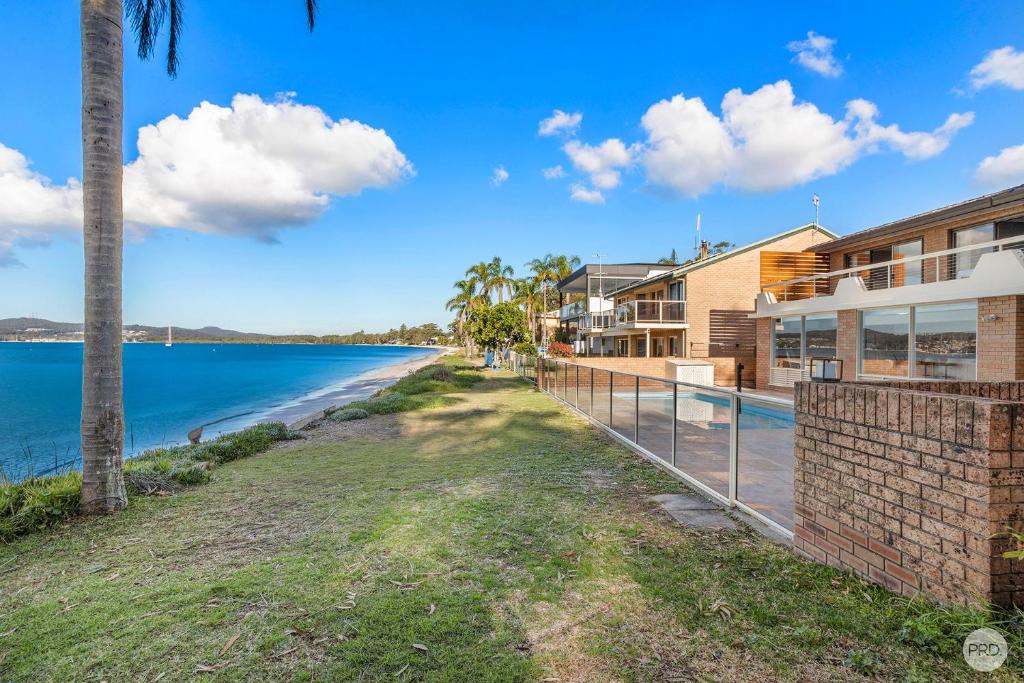 Seaside Sanctuaries Opulent Beach Stays