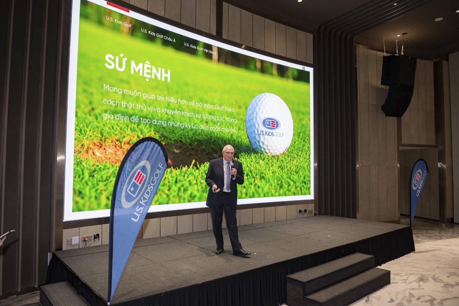 Ông Harry Smith-  Đại diện U.S. Kids Golf Việt Nam chia sẻ chi tiết về giải đấu tại Việt Nam. 