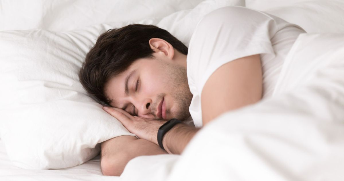 Cara mengatur jadwal tidur selama berpuasa adalah menentukan durasi tidur siang yang tepat.