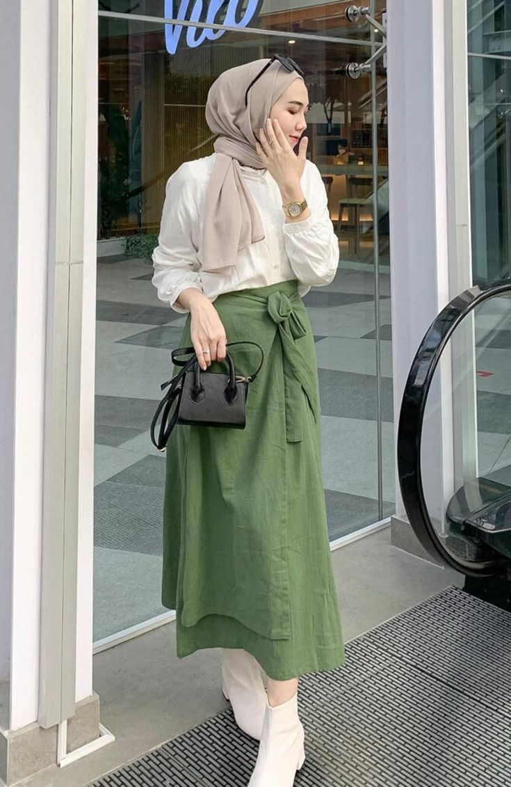 rok midi dan blouse