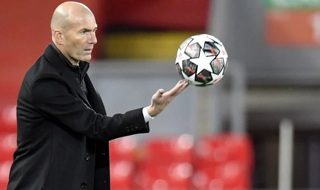 Huấn luyện viên Zinedine Zidane - Kẻ nâng tầm bóng đá Pháp