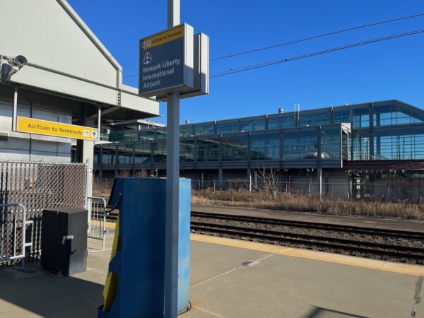 air train station at newark airport