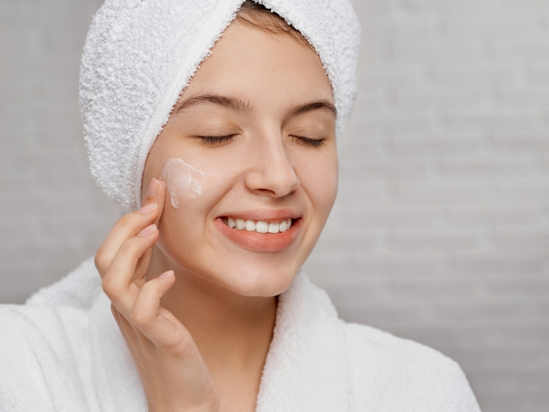 Dưỡng ẩm là gì? Top 05 kem dưỡng ẩm cho mọi loại da