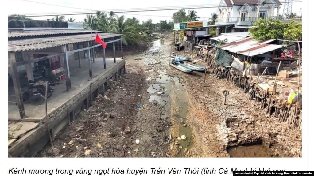 Một con kênh khô cạn, nứt nẻ ở tỉnh Cà Mau, Việt Nam, do nắng nóng, 26/2/2024.