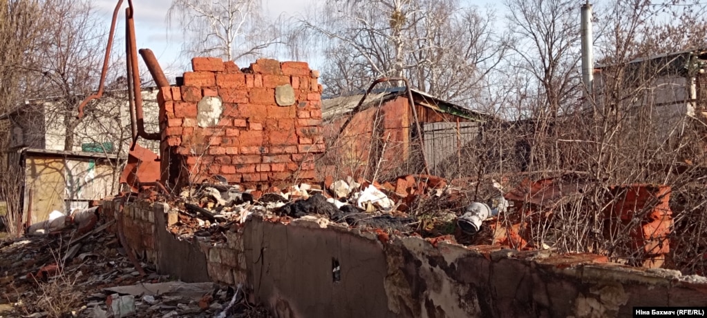 Зруйновані приватні будинки жителів Чернігова в результаті російських обстрілів