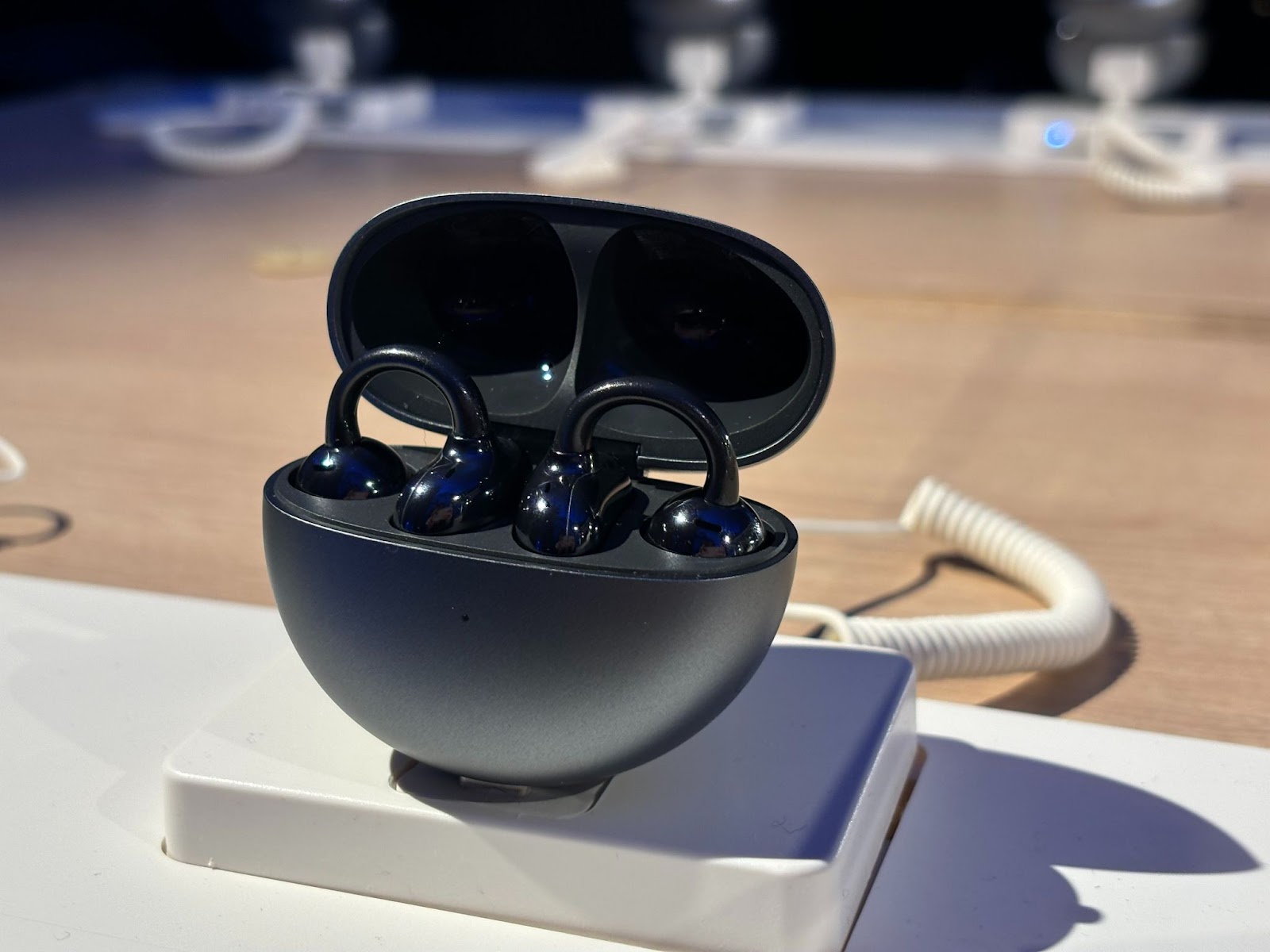 Huawei sorprende con sus FreeClip: el rompedor diseño de estos auriculares  hace que parezcan joyas