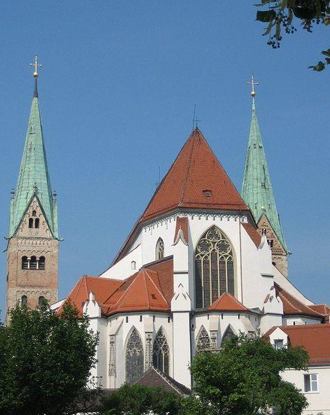 http://upload.wikimedia.org/wikipedia/commons/thumb/a/a7/Augsburg_Dom_Ostchor.jpg/476px-Augsburg_Dom_Ostchor.jpg