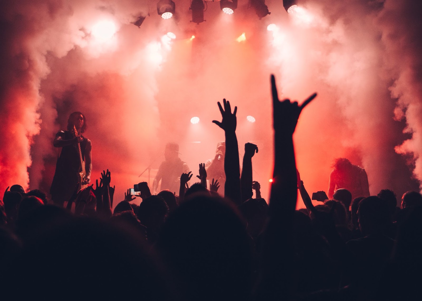 Cum s-au făcut remarcate aceste formații rock?