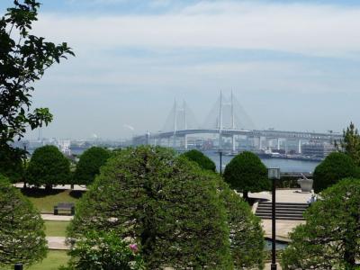 港の見える丘公園から見た横浜ベイブリッジの写真