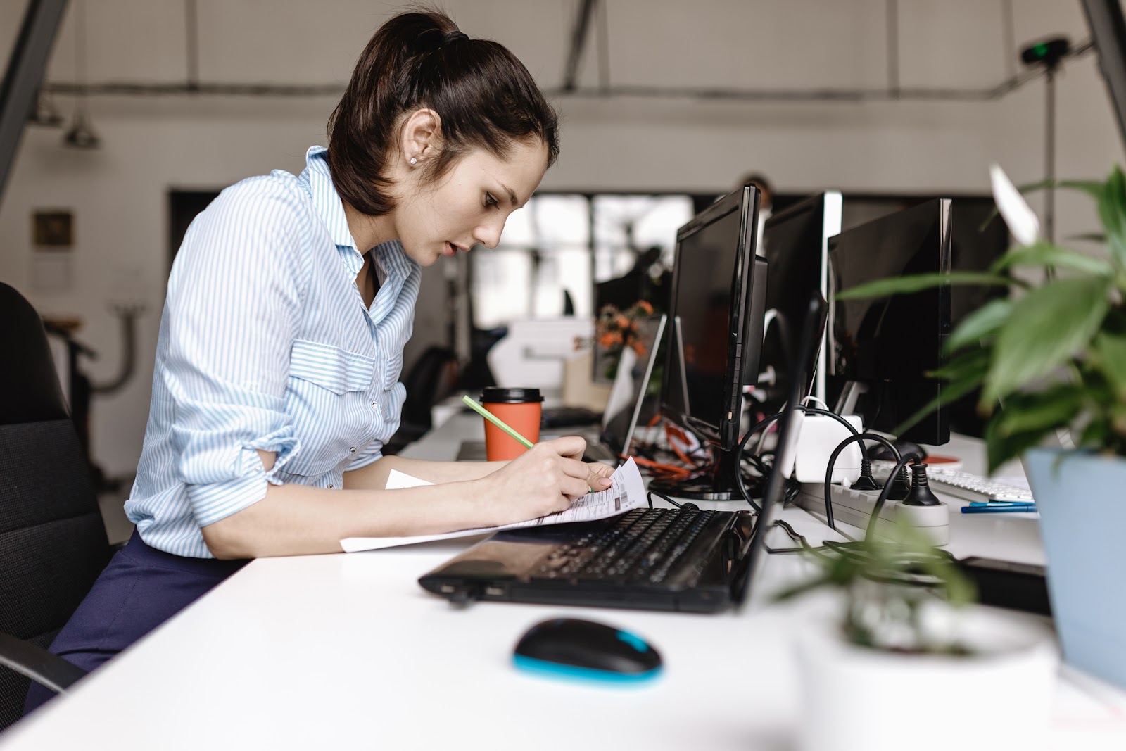 Reasons for Replacing Office Furniture Periodically