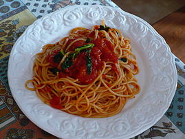 Spaghetti pomodoro & basilico (sos tomato dan selasih)