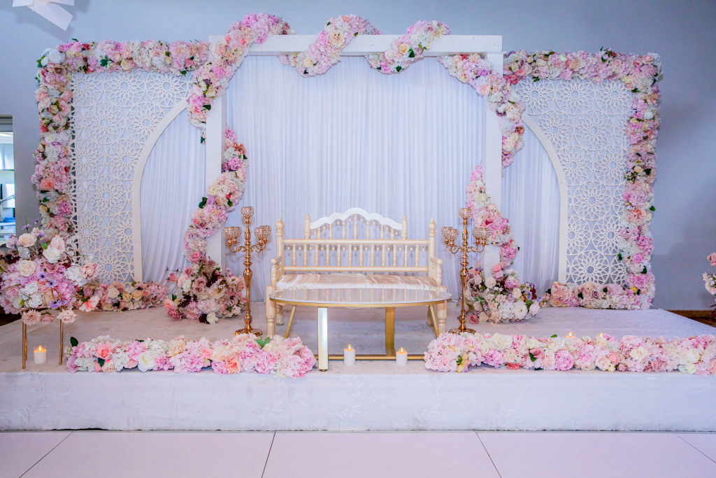 Minimalistic wedding stage decor ideas