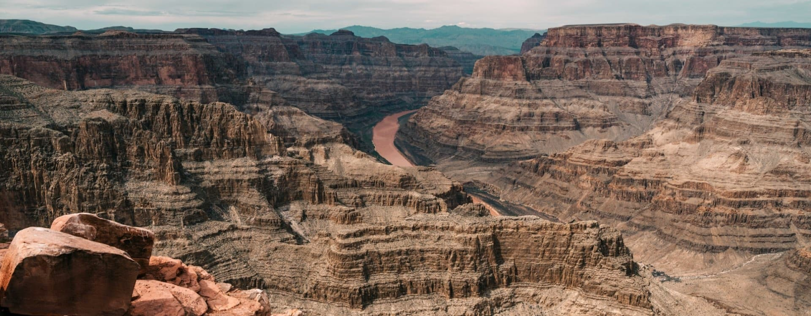 Grand canyon in Arizona picture is shown 