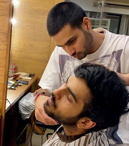 Anil Ambani's Son Trimming their Beard