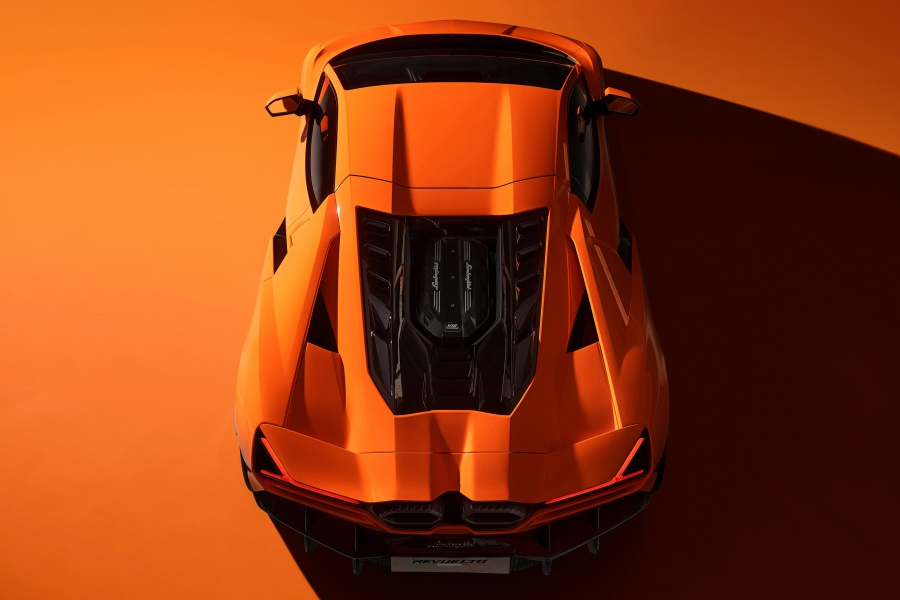 เครื่องยนต์รถยนต์ : Lamborghini REVUELTO
