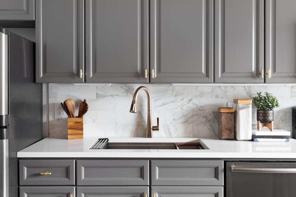 Here’s How to Reface Your Kitchen Cabinets