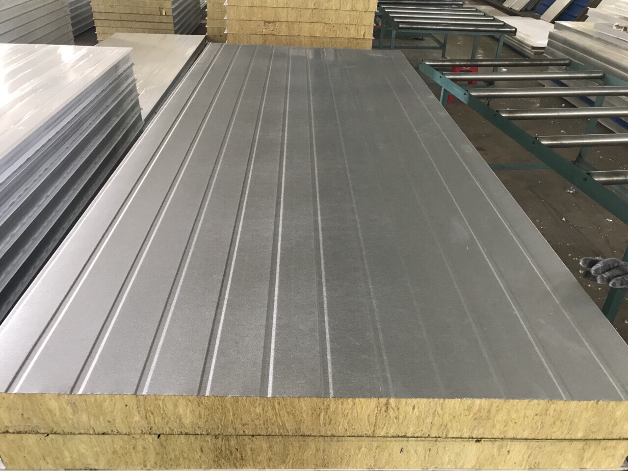 Tấm panel Rockwool.