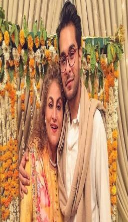 Hania and Asim Share Pictures from Post-Break Up Eid Celebrations!