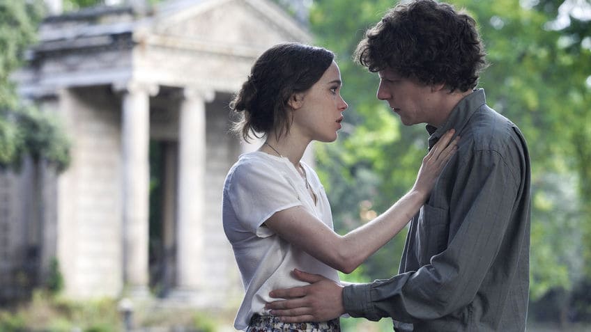Scena tratta dal film to Rome With Love dove i protagonisti si abbracciano, con Roma sullo sfondo. 