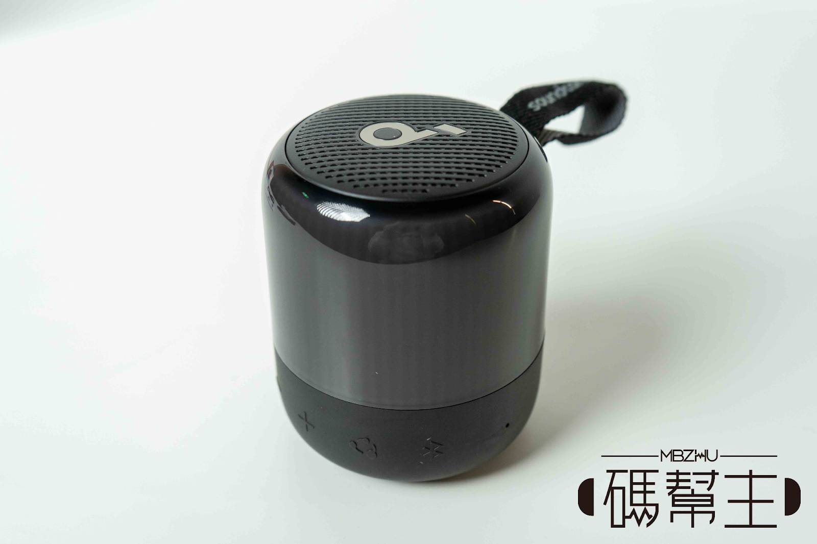 音樂派對 亮眼首選｜soundcore Glow Mini 可攜式藍牙喇叭開箱 3