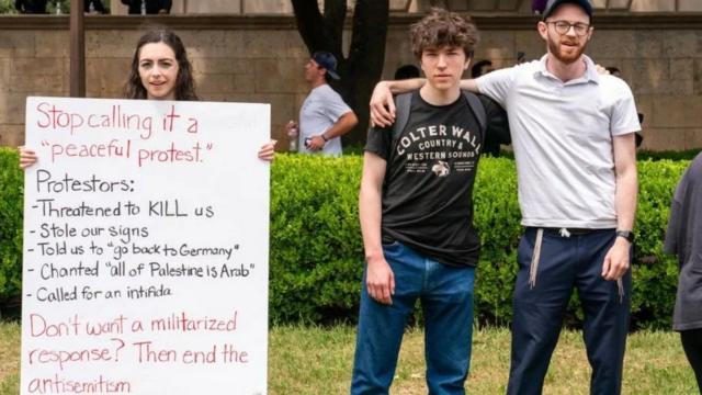 Học sinh Do Thái tại các trường học trên khắp nước Mỹ đã báo cáo về nhiều hành động bài Do Thái trong các cuộc biểu tình