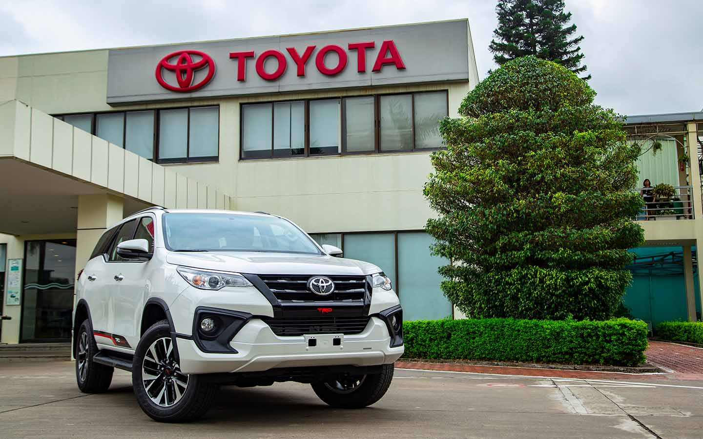 the Toyota fortuner has a dominating exterior design