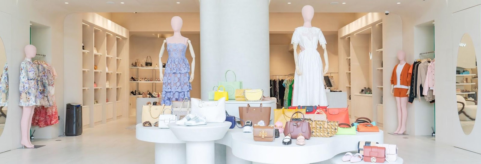 Boutique Fashion Designer Splendor
