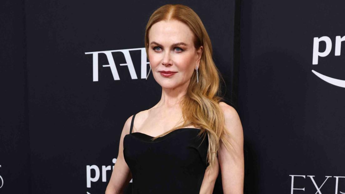 Nicole Kidman Dazzles in Revealing Backless Gown at 'Expats' Premiere ...