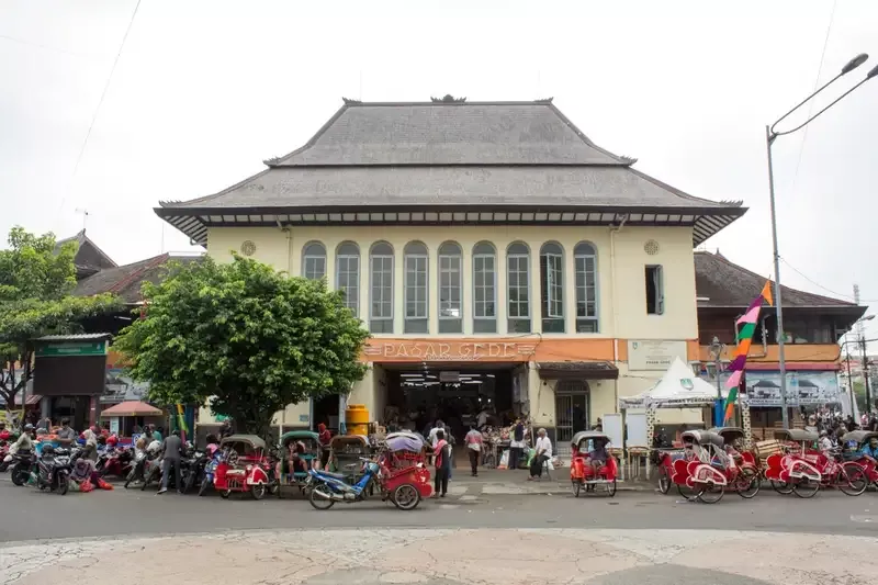 Pasar Gede Hardjonegoro, pasar tradisional di Indonesia