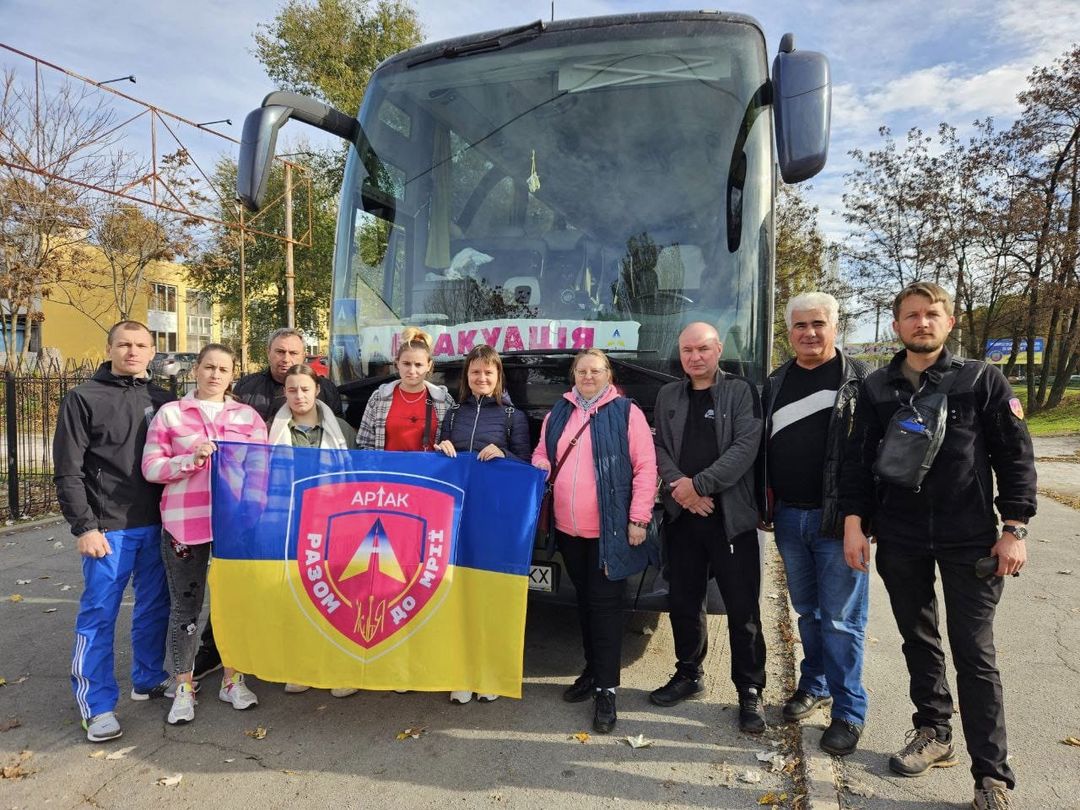 «Безробітна армія»: як запорізькі безробітні відбудовують, евакуйовують та допомагають обороні 