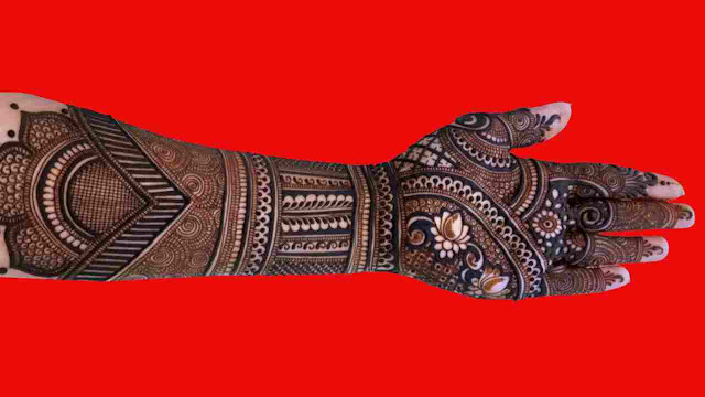 खूबसूरत और ट्रेंडी मेहंदी डिजाइन 2023 खूबसूरत और ट्रेंडी मेहंदी डिजाइन 2023