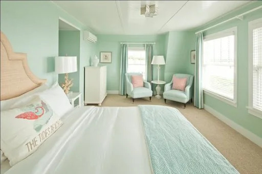 Two colour combination for bedroom walls #23: mint green and white.