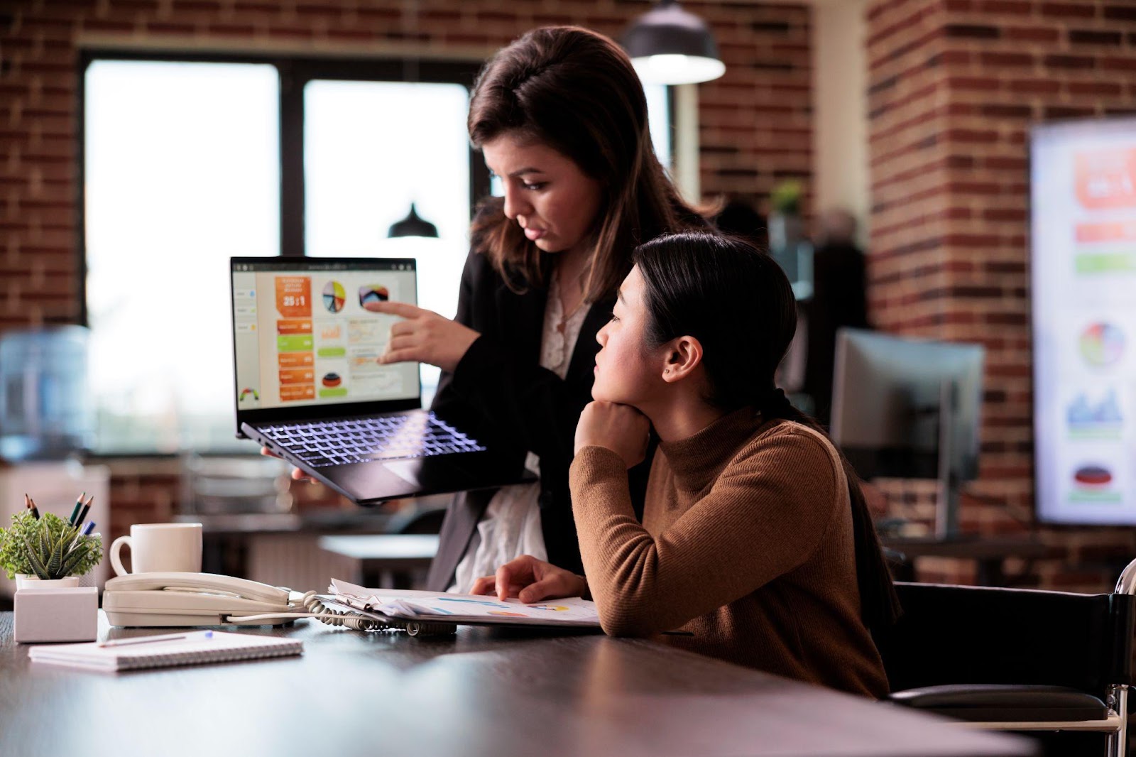 Uma consultoria de marketing digital pode trazer uma série de benefícios para sua empresa.